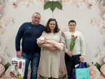 Семьи, где родились девочки, поздравили в городе Искитиме