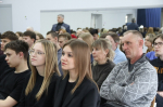 Учителя Наталия Красовская и Татьяна Захарова собрали большое родительское собрание в городе Искитиме