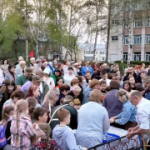 Сегодня в нашем городе состоялись патриотические акции "Пламя Победы" и "Свеча памяти", объединившие сотни искитимцев разных возрастов