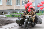 Ветерана Николая Дмитриевича Чивелева, которому исполнилось 98 лет, поздравили с Днем Победы традиционным праздничным концертом