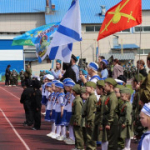Искитимские дошколята показали мастерство строевой подготовки на стадионе спортивного комплекса «Заря»