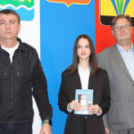 Паспорта получили семь школьников города Искитима