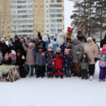 "Депутатский" Новый год в сквере Юбилейный прошел весело несмотря на непогоду