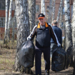 В Линево навести чистоту вышли воспитанники «Красной шапочки»