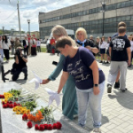 В городе Искитиме прошла акция, посвящённая памяти детей, погибших на Донбассе